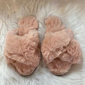 Pink/Peach Fluffy House Slippers - Small - NIP